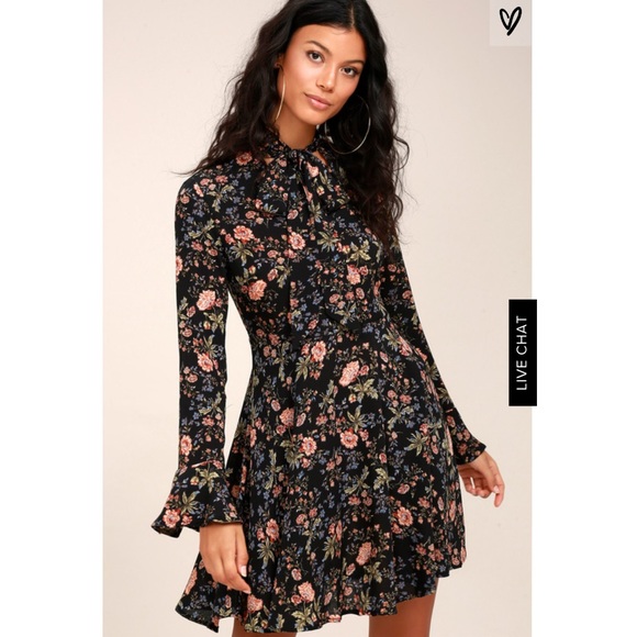 Lulus Dresses & Skirts - Long Sleeve Mini Floral Dress